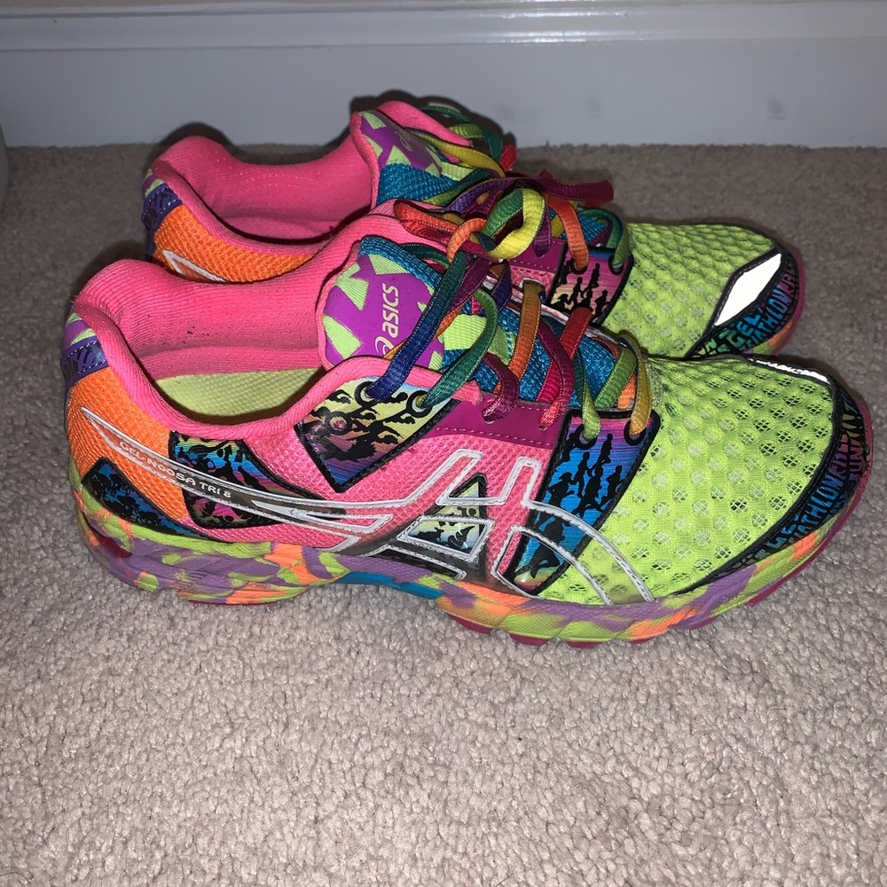 Athletic shoes
